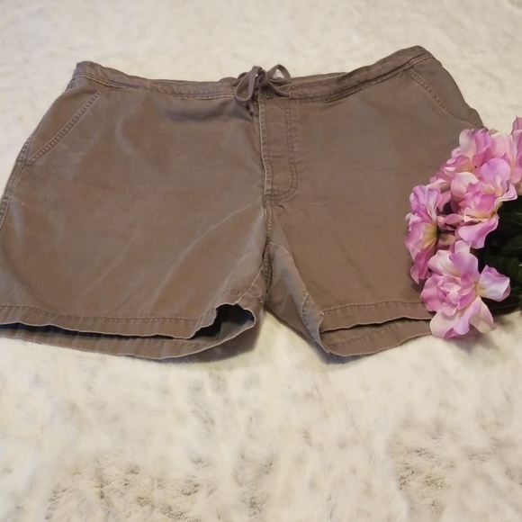 GAP Pants - 🌼3 for $10🌼Size XL GAP Khaki Shorts